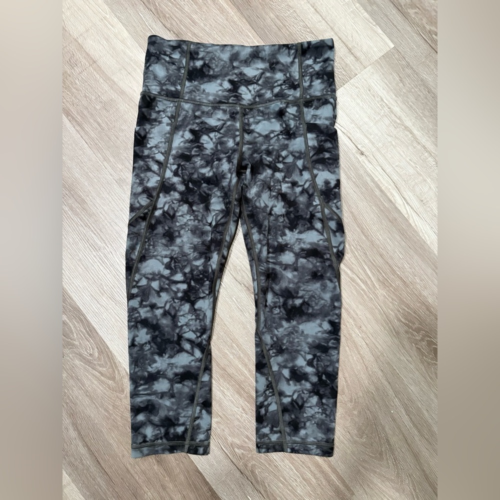 Athleta Black and Gray Tie-Dye Leggings